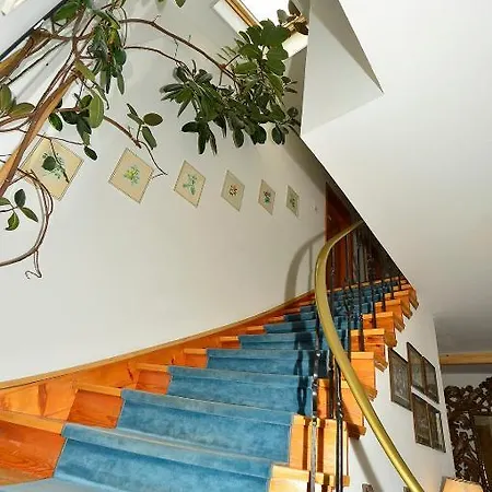 Haus Orplid 招待所 3*